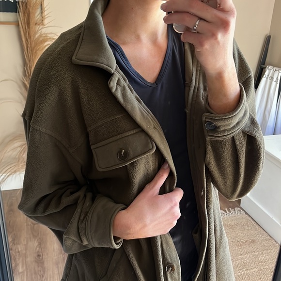 Green Shacket - Picture 6 of 7